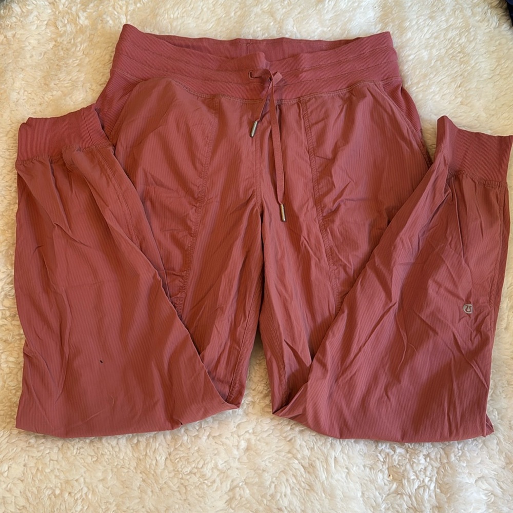 Lululemon dance pants size 10